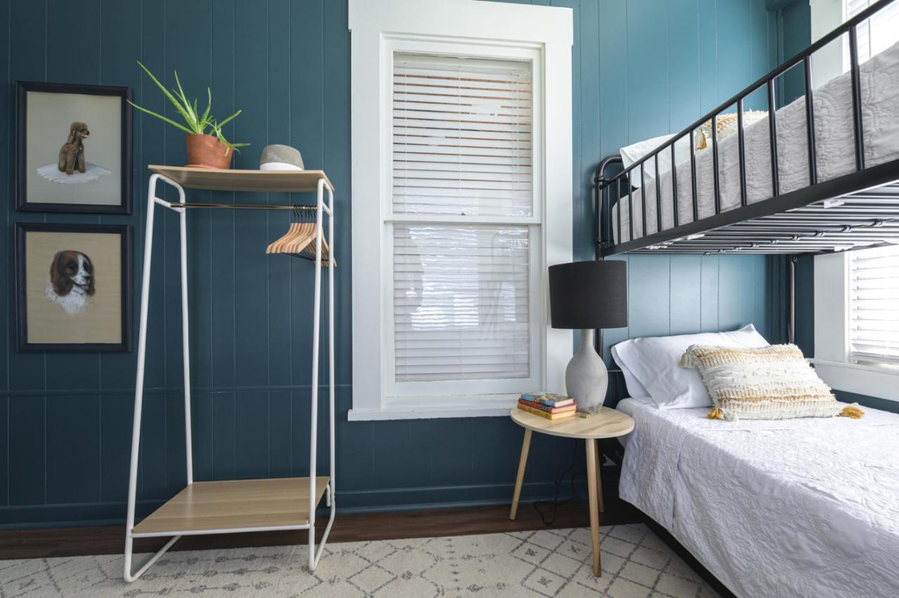 Restored 1930S Uptown Bungalow 2 Min. To Magnolia Waco Buitenkant foto