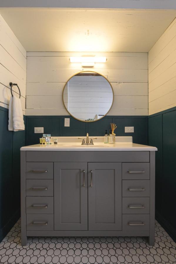 Restored 1930S Uptown Bungalow 2 Min. To Magnolia Waco Buitenkant foto