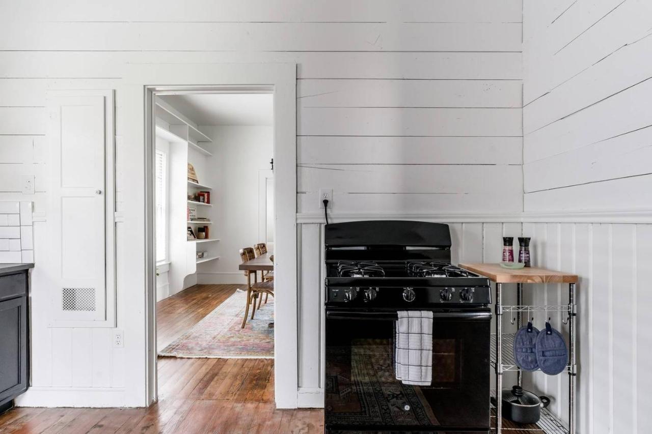 Restored 1930S Uptown Bungalow 2 Min. To Magnolia Waco Buitenkant foto