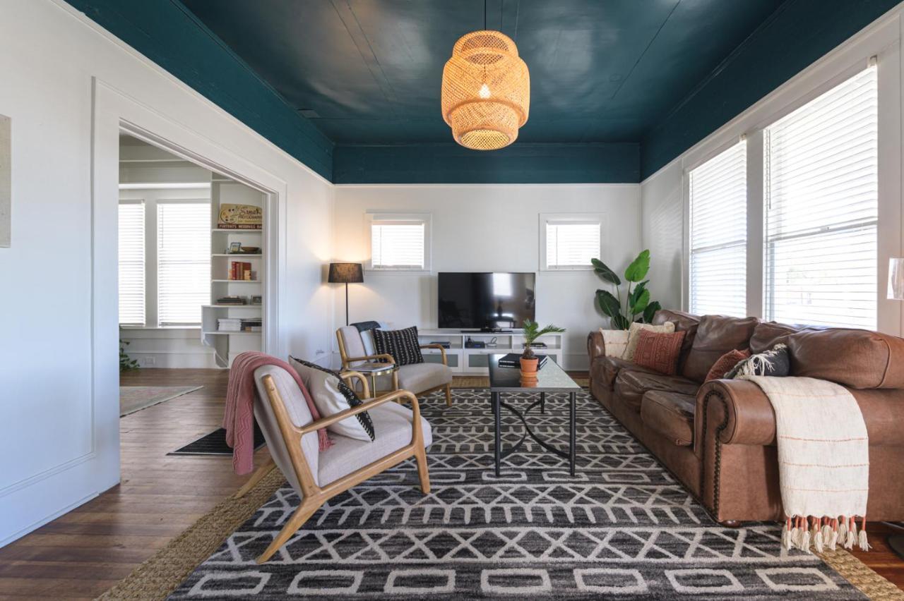 Restored 1930S Uptown Bungalow 2 Min. To Magnolia Waco Buitenkant foto