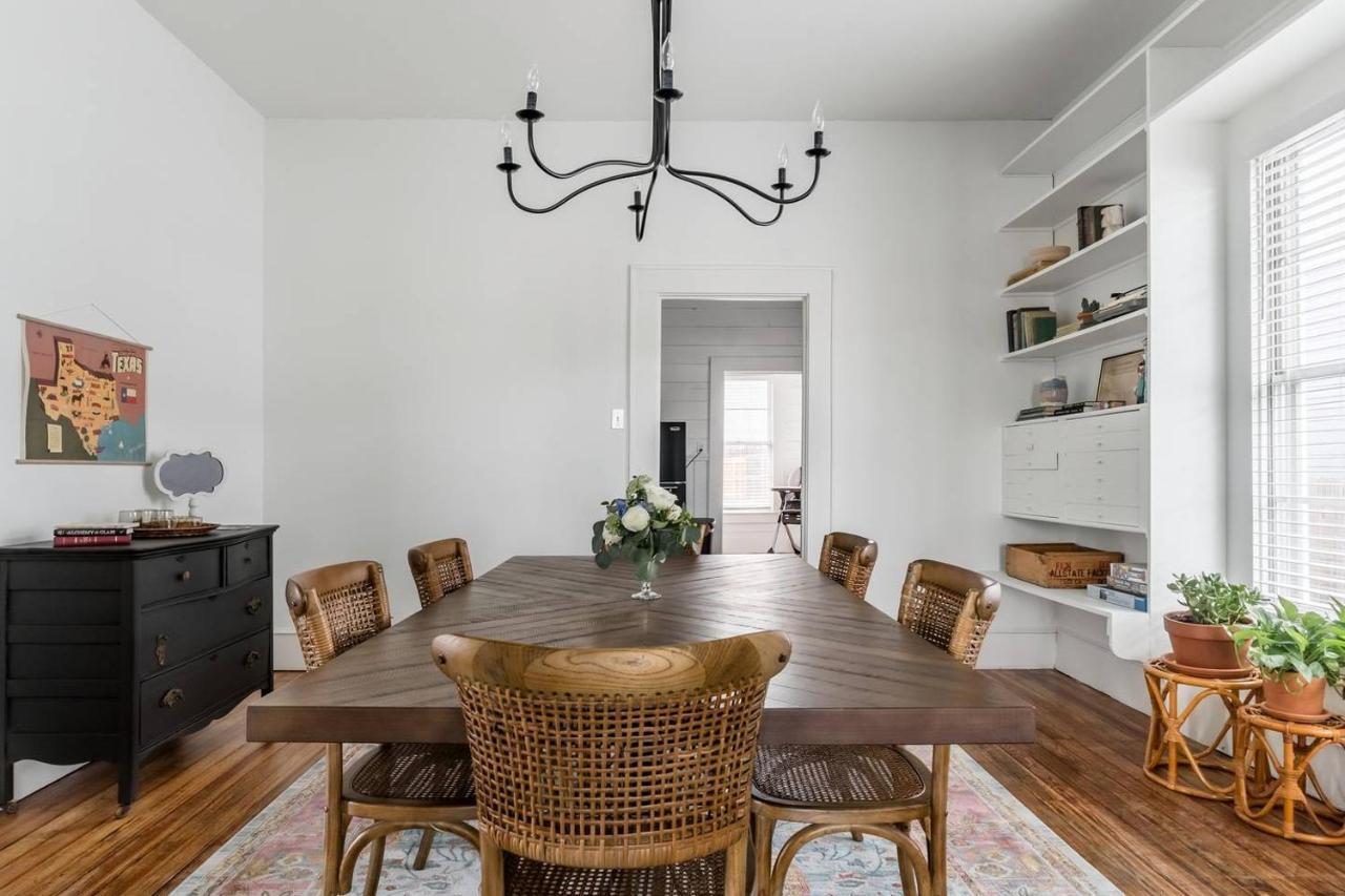 Restored 1930S Uptown Bungalow 2 Min. To Magnolia Waco Buitenkant foto